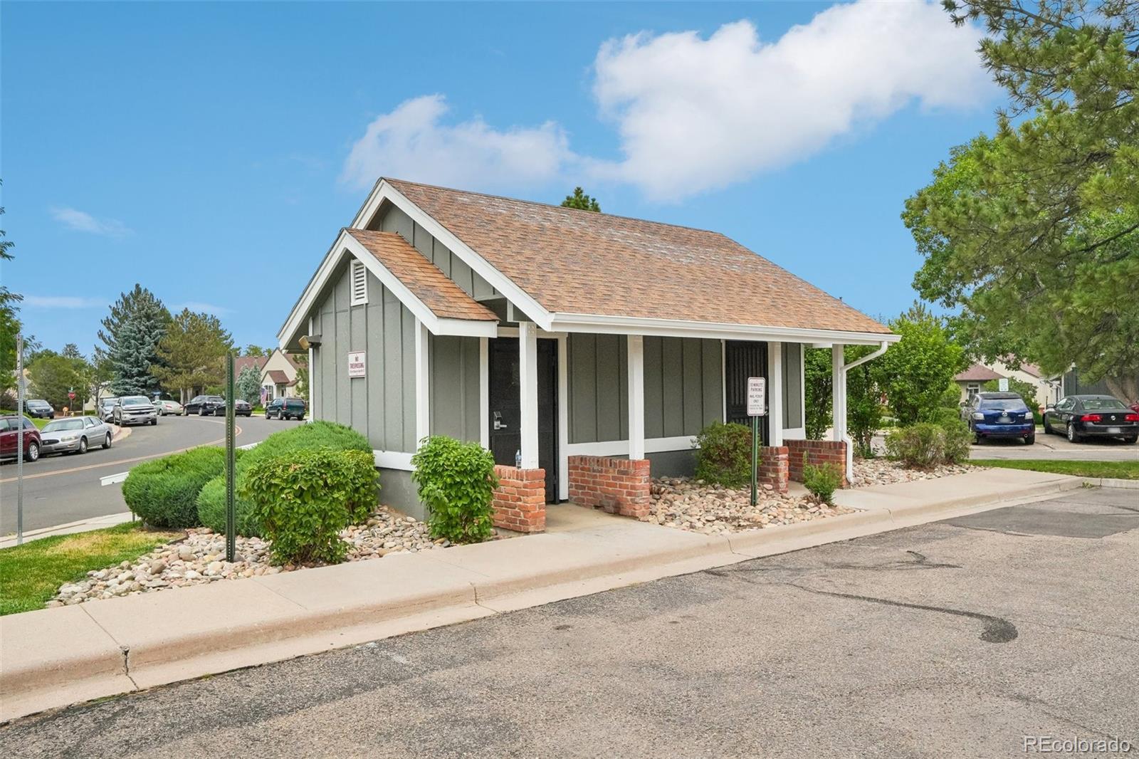 MLS Image #29 for 967 s evanston circle,aurora, Colorado