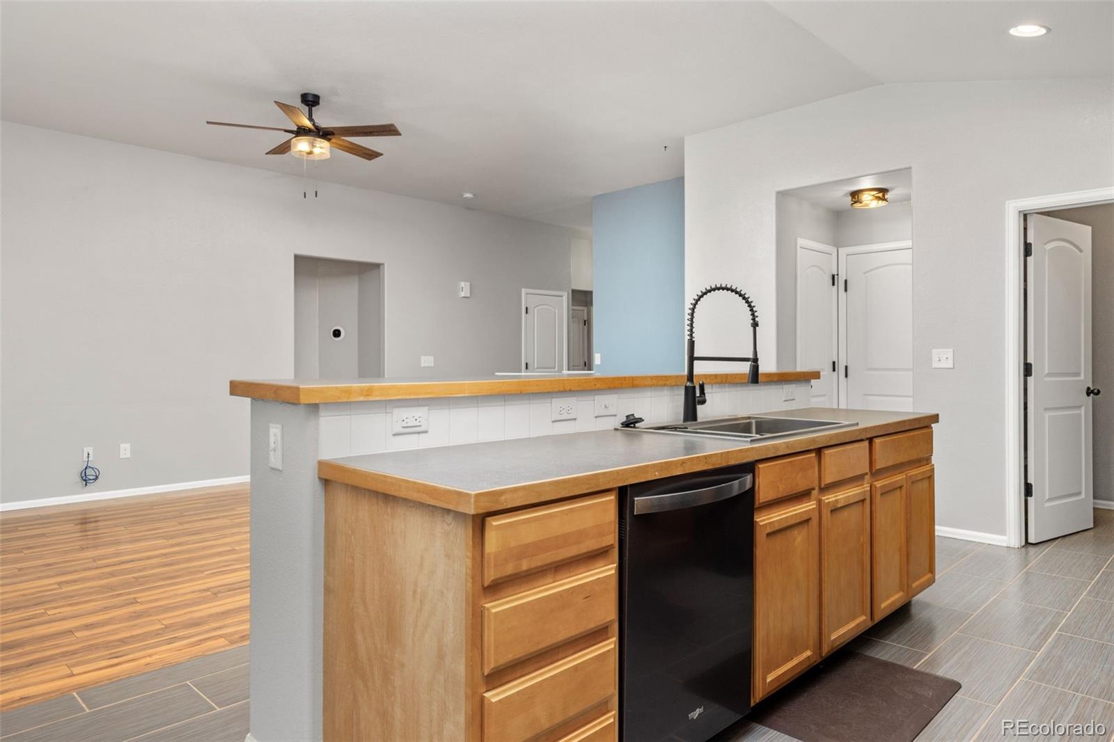 MLS Image #11 for 327  fossil drive,johnstown, Colorado