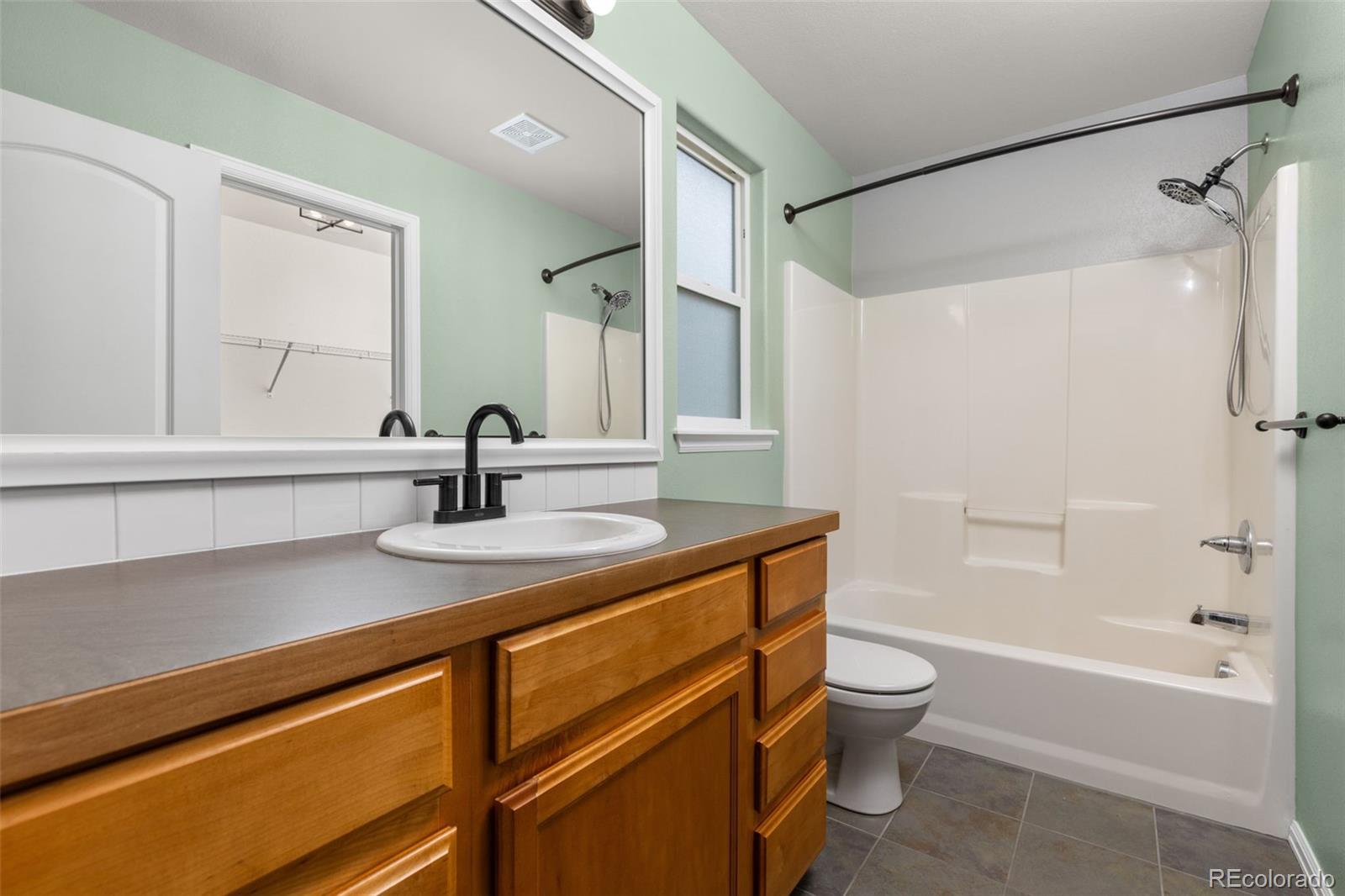 MLS Image #16 for 327  fossil drive,johnstown, Colorado
