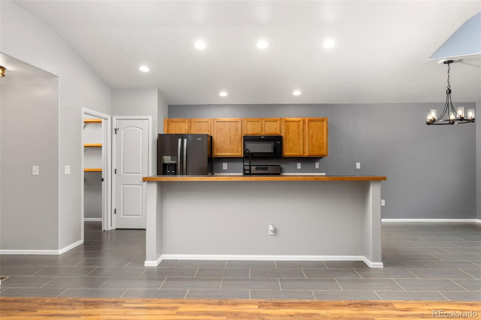 MLS Image #9 for 327  fossil drive,johnstown, Colorado