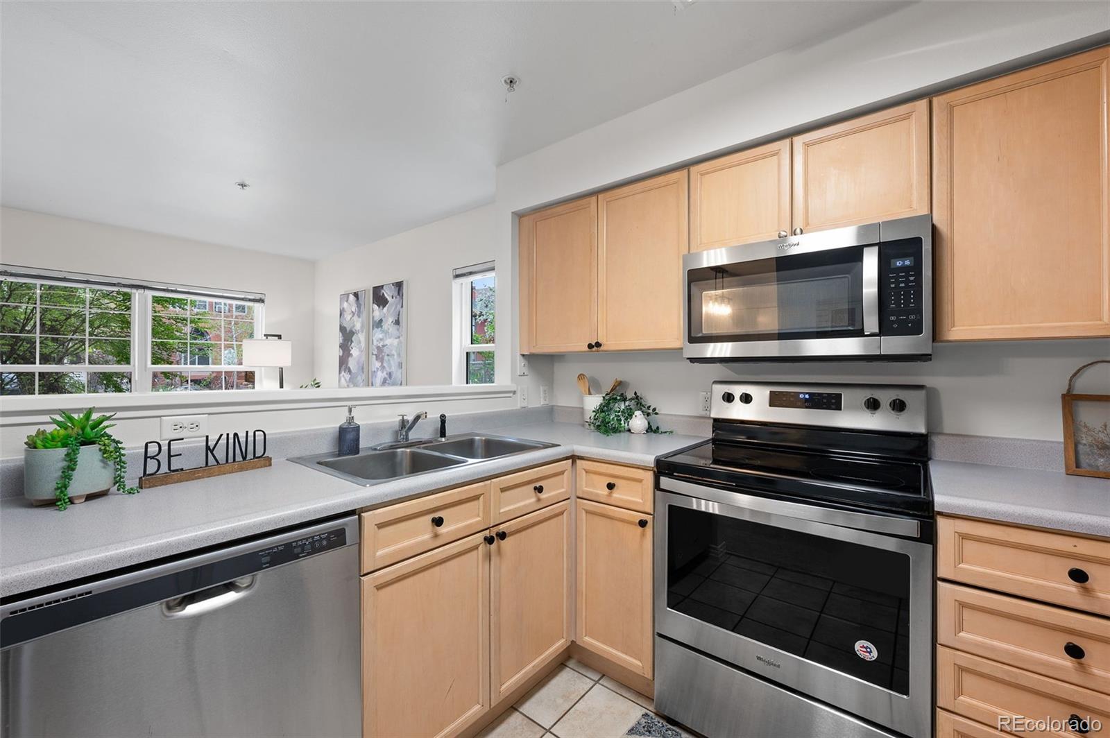 MLS Image #6 for 1641 n washington street a,denver, Colorado
