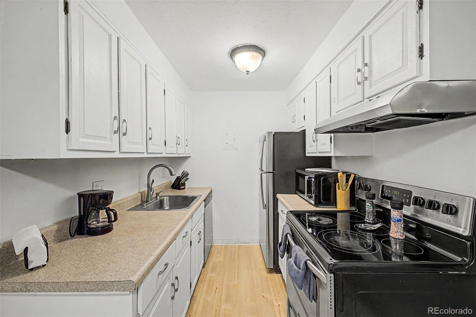 MLS Image #13 for 1270 n marion street,denver, Colorado