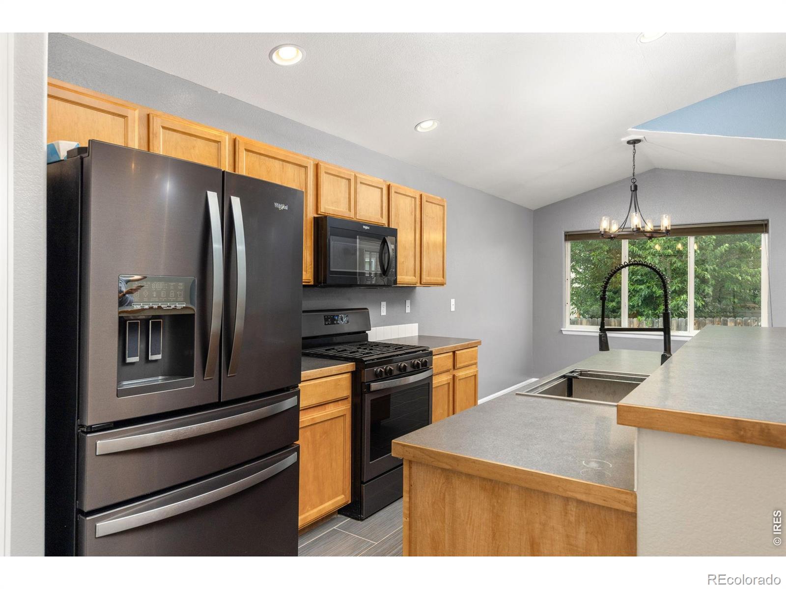 MLS Image #10 for 327  fossil drive,johnstown, Colorado