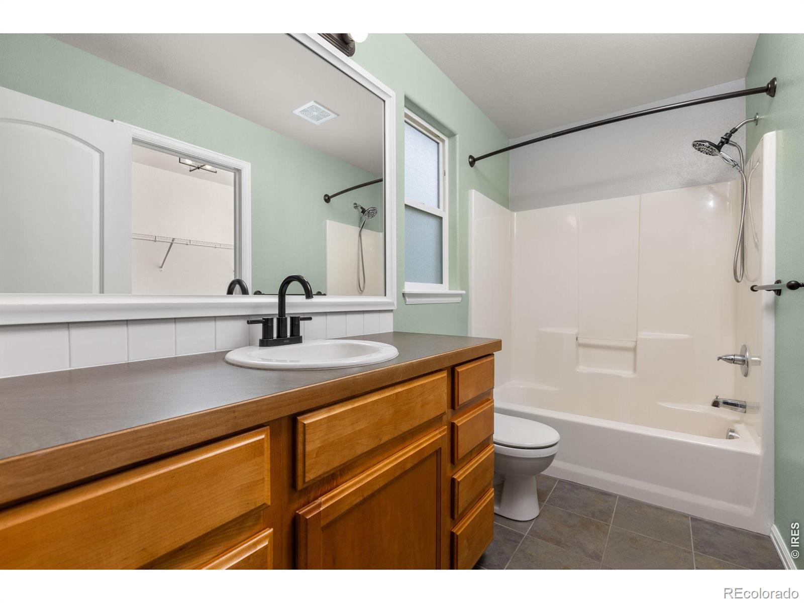 MLS Image #16 for 327  fossil drive,johnstown, Colorado