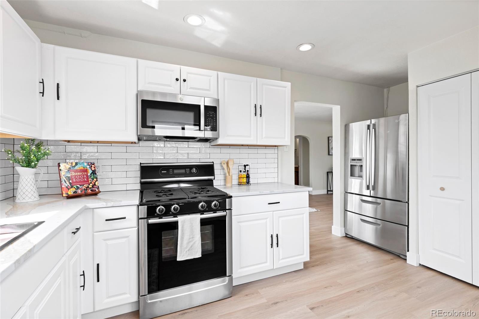 MLS Image #21 for 4823-4825  eaton street,denver, Colorado