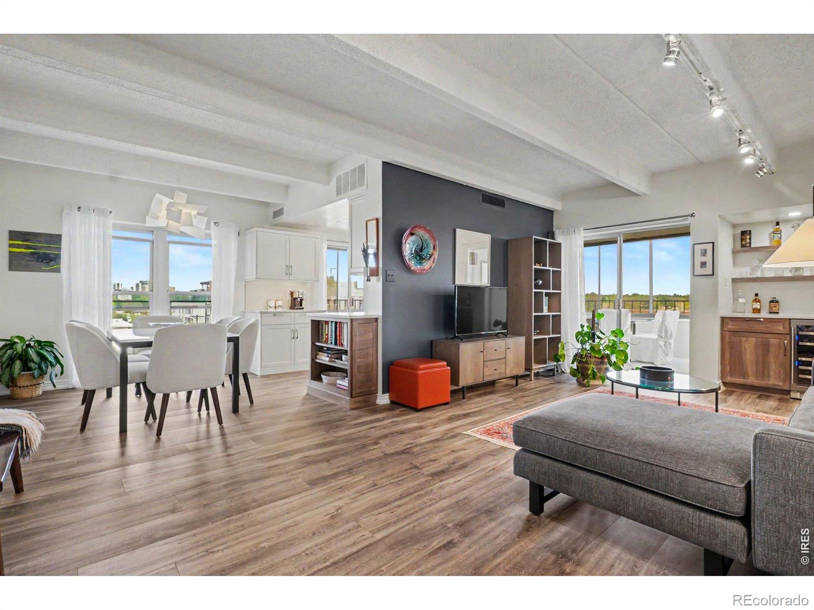MLS Image #10 for 130 n pearl street,denver, Colorado