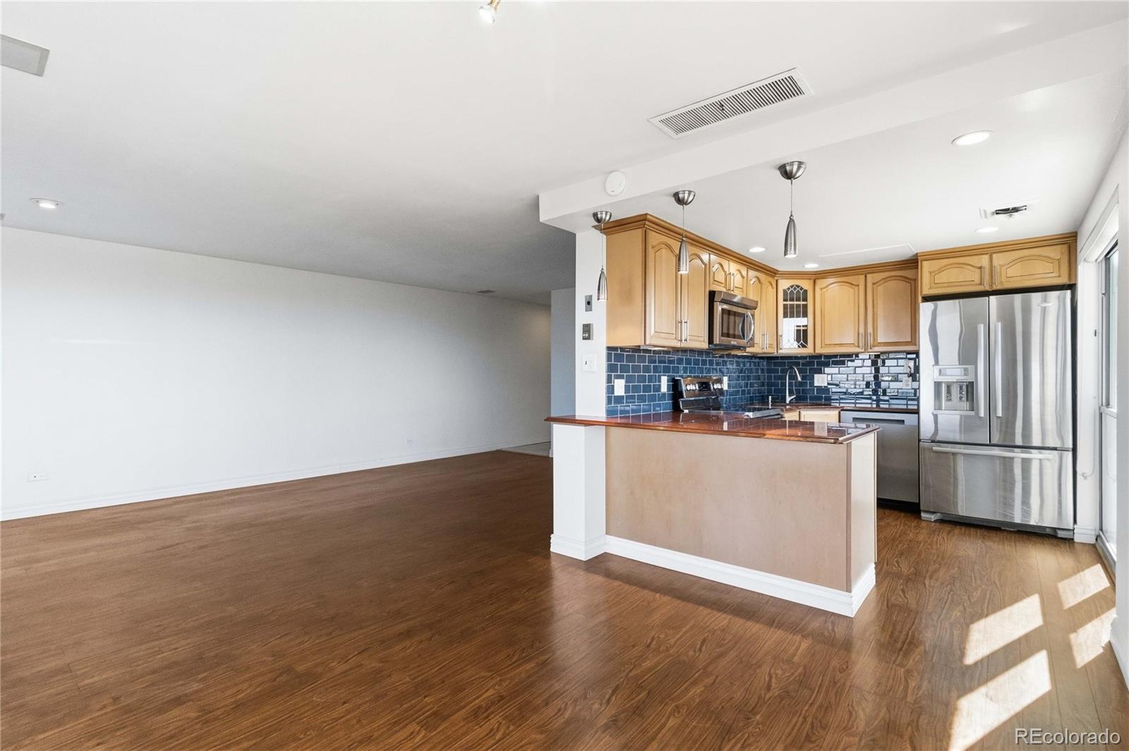 MLS Image #6 for 130 n pearl street,denver, Colorado