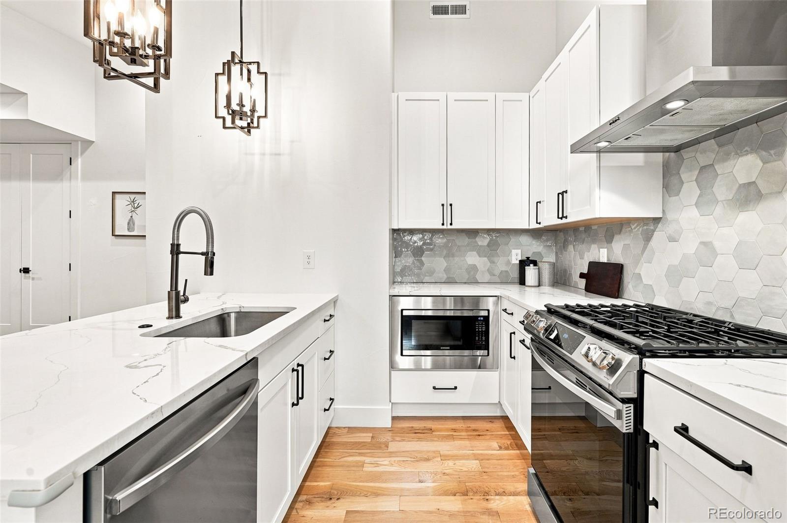 MLS Image #12 for 475 n galapago street,denver, Colorado