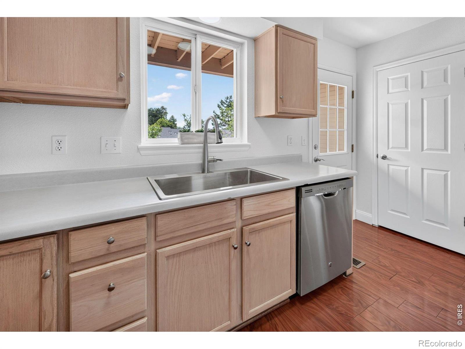 MLS Image #10 for 150  pheasant run,louisville, Colorado