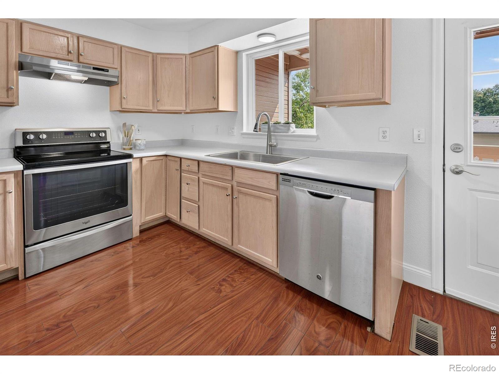 MLS Image #9 for 150  pheasant run,louisville, Colorado