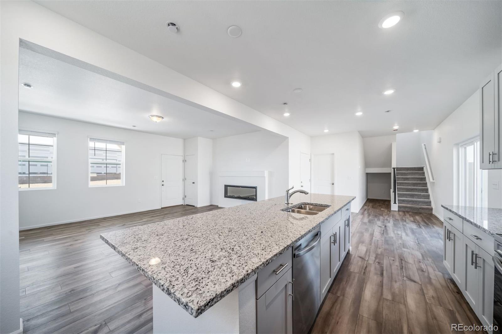 MLS Image #5 for 3943 n rome street,aurora, Colorado