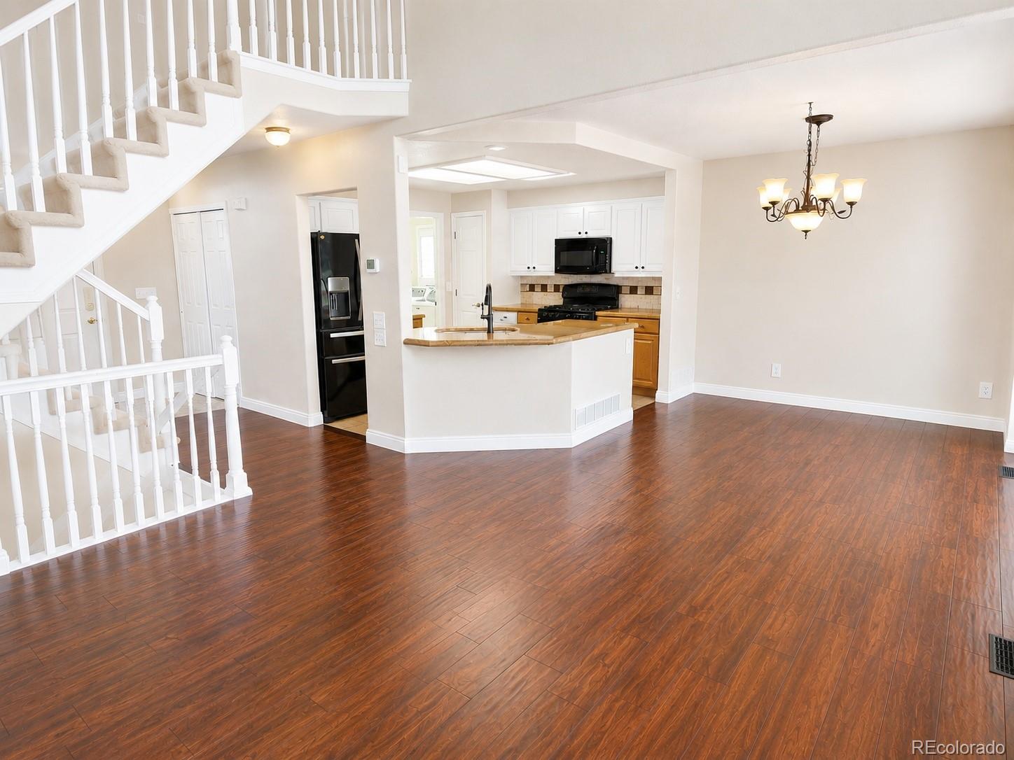 MLS Image #10 for 12748 e wyoming circle,aurora, Colorado