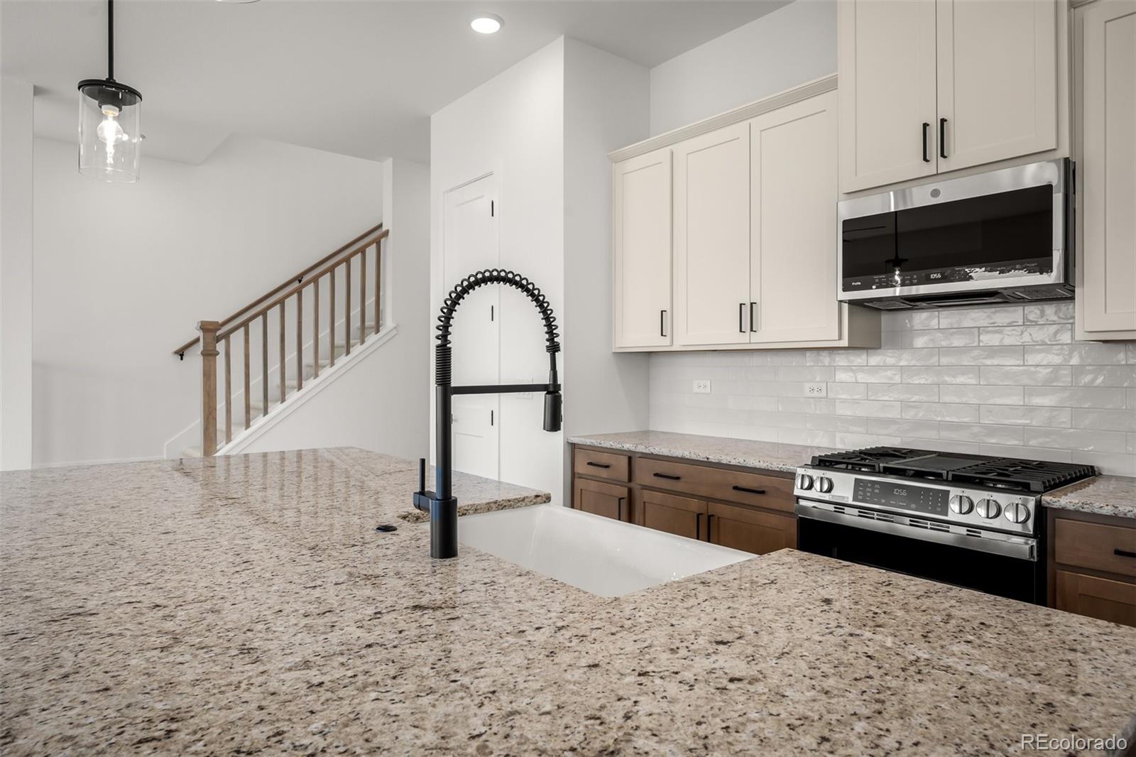 MLS Image #12 for 4405  peak crest view,colorado springs, Colorado