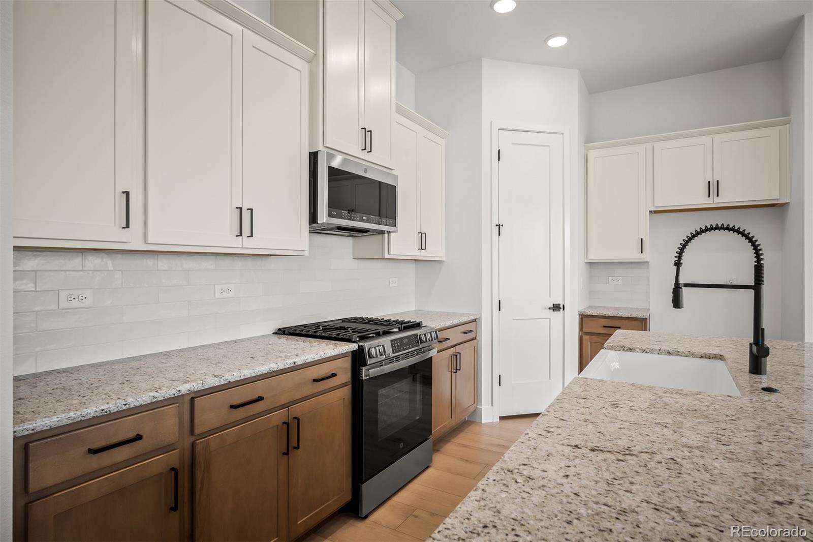 MLS Image #8 for 4405  peak crest view,colorado springs, Colorado