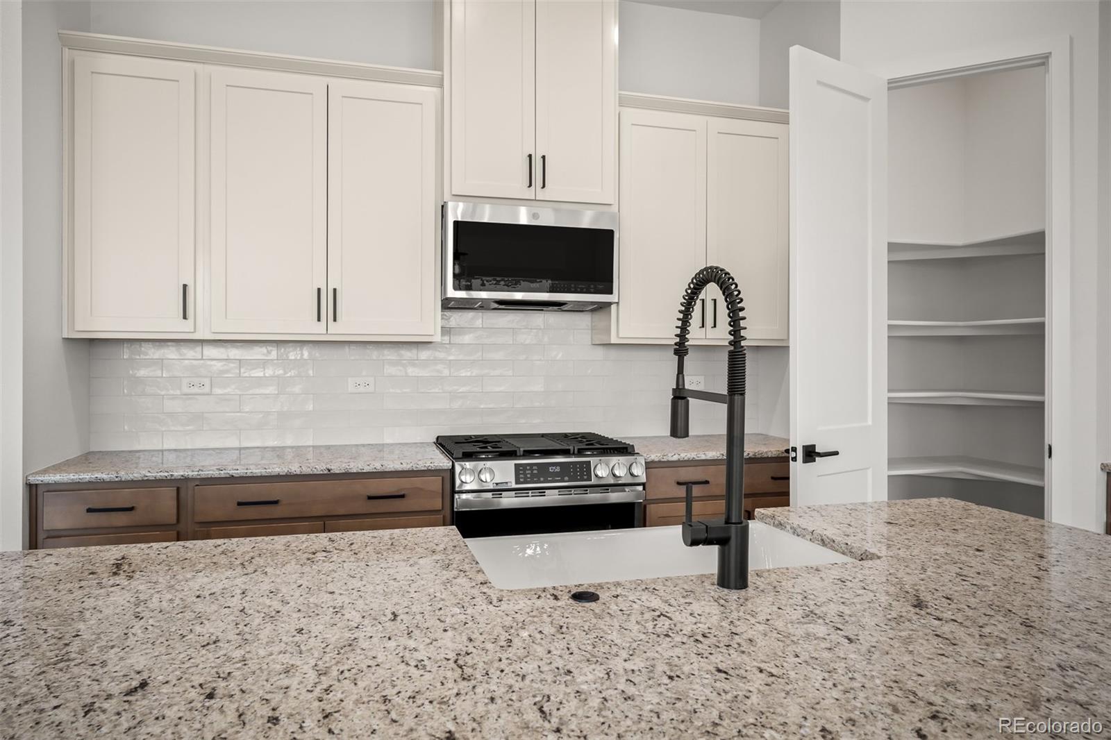 MLS Image #9 for 4405  peak crest view,colorado springs, Colorado