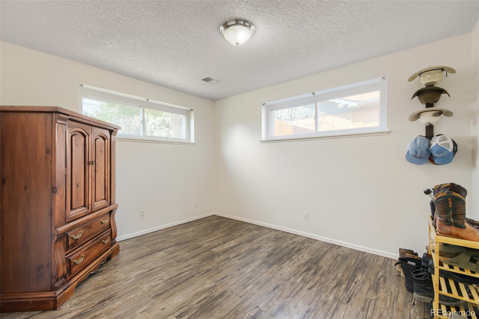 MLS Image #13 for 1342  beth lane,denver, Colorado