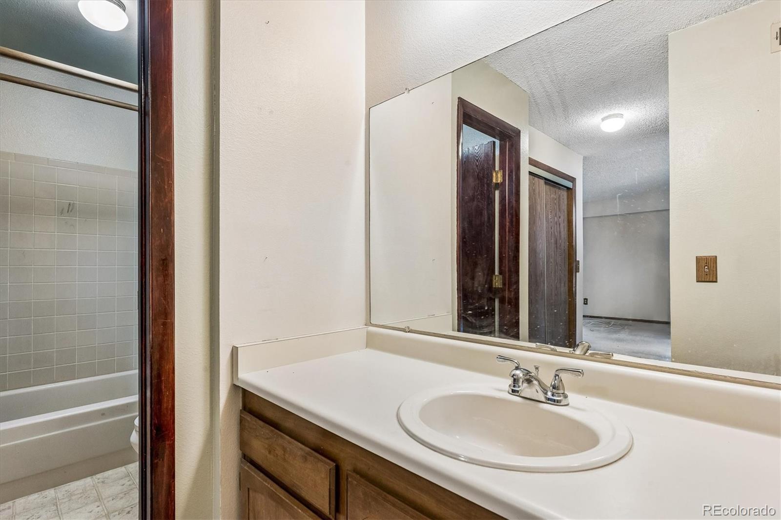 MLS Image #15 for 14465 e 1st drive,aurora, Colorado
