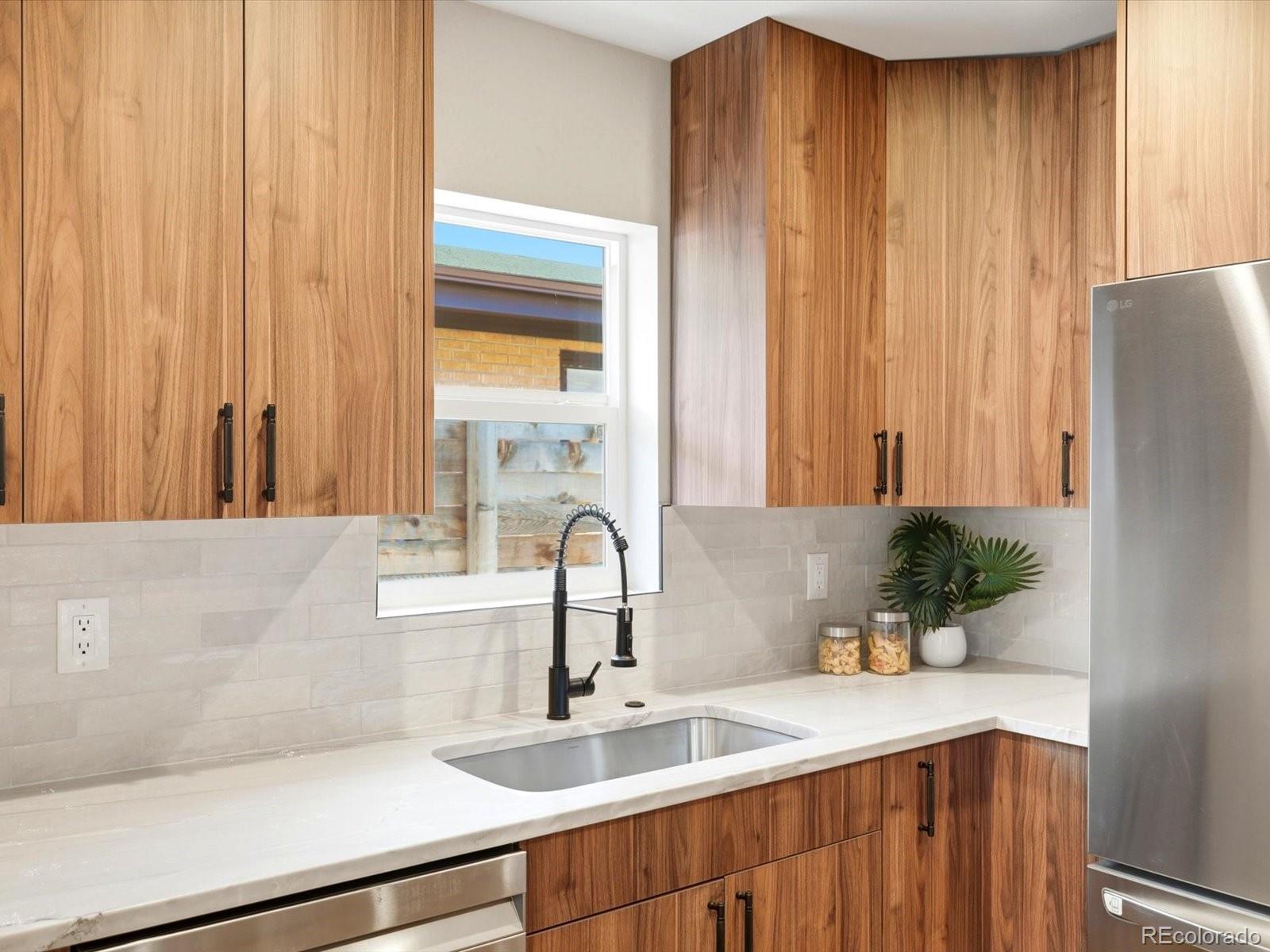 MLS Image #11 for 3550 n vine street,denver, Colorado