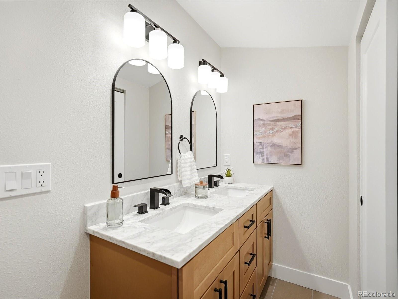 MLS Image #20 for 3550 n vine street,denver, Colorado
