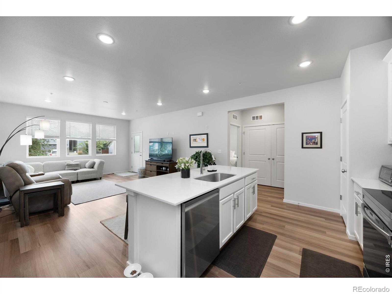 MLS Image #5 for 2102  setting sun drive,windsor, Colorado