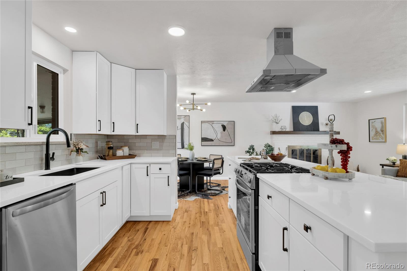 MLS Image #11 for 1569 s lee street,denver, Colorado