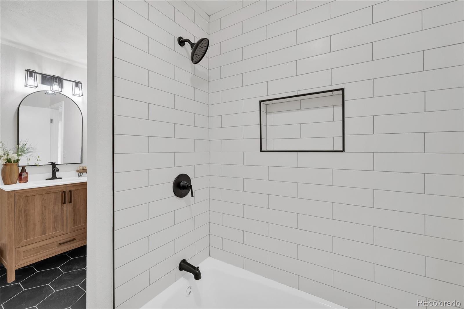 MLS Image #16 for 1569 s lee street,denver, Colorado