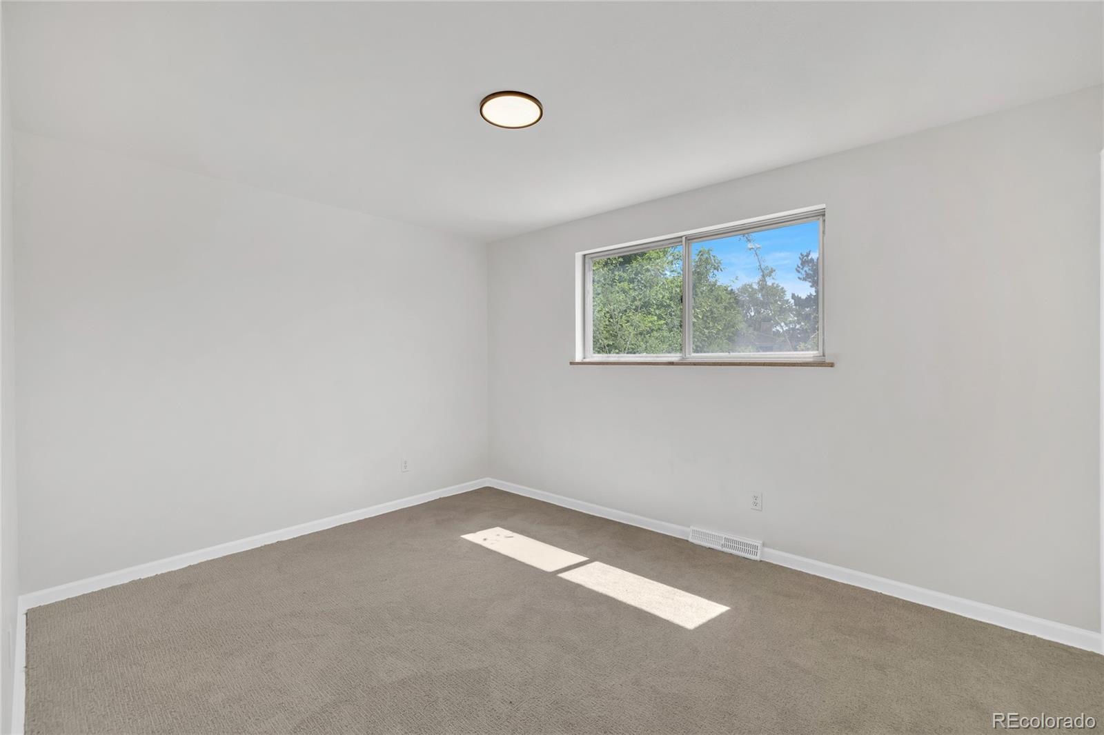 MLS Image #17 for 1569 s lee street,denver, Colorado