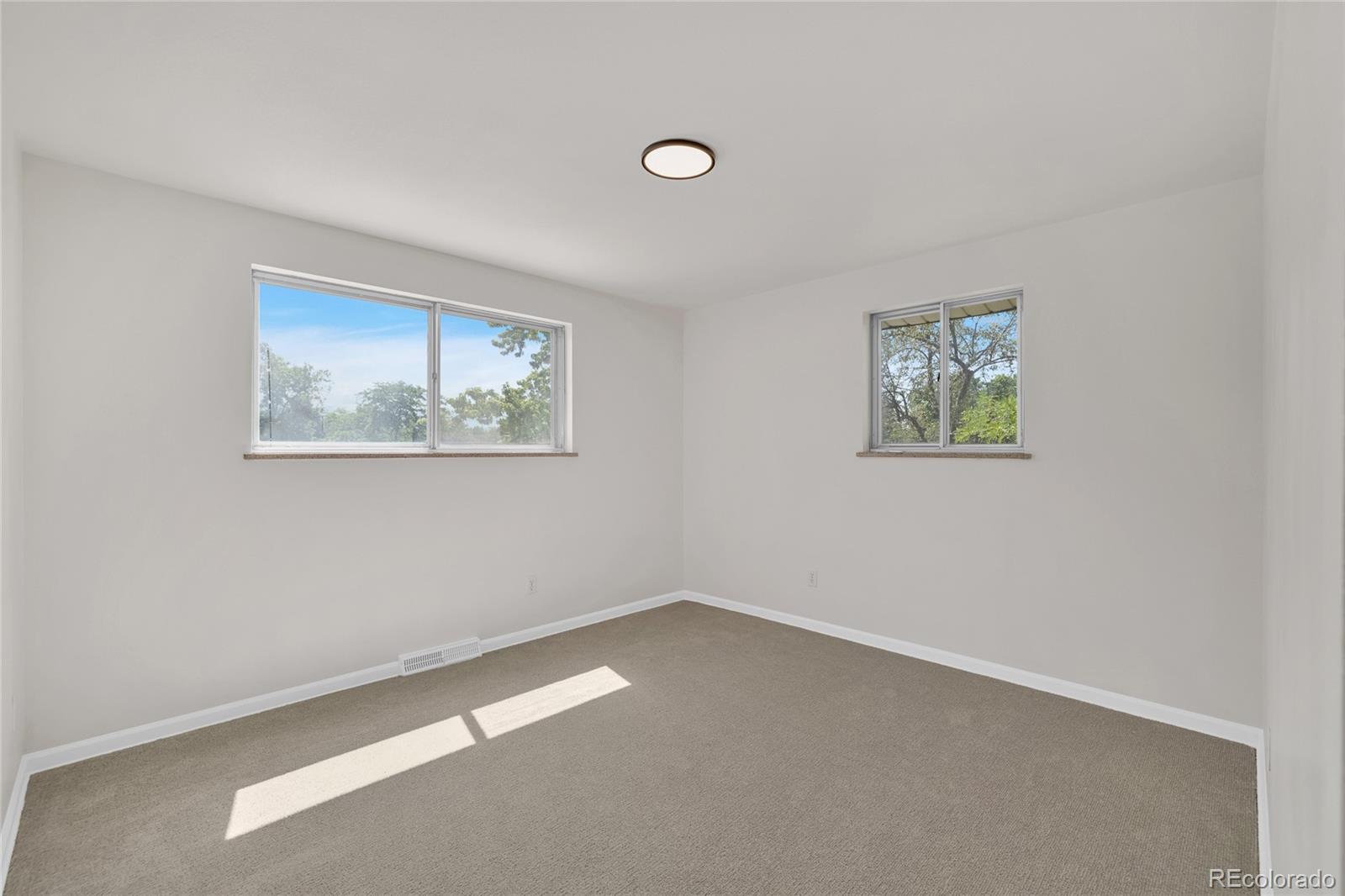 MLS Image #19 for 1569 s lee street,denver, Colorado