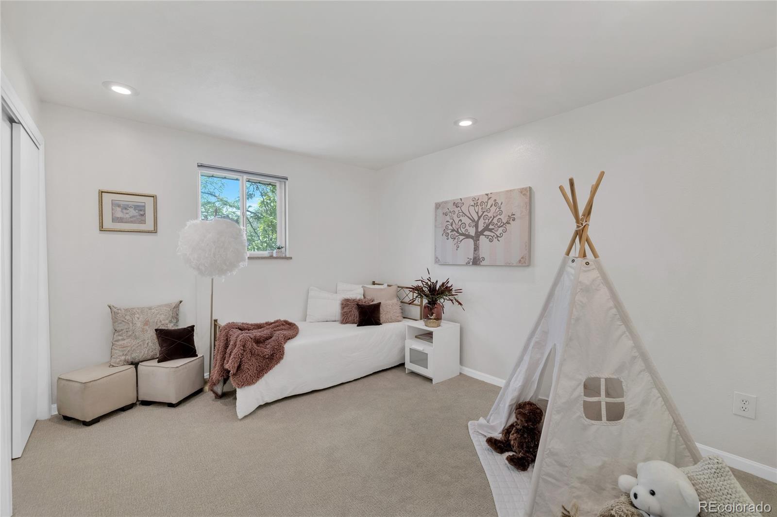 MLS Image #21 for 1569 s lee street,denver, Colorado
