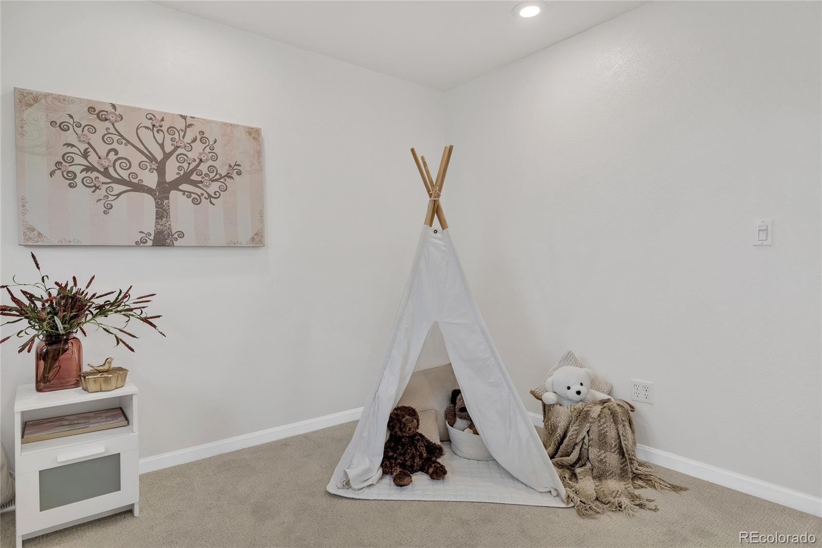 MLS Image #22 for 1569 s lee street,denver, Colorado