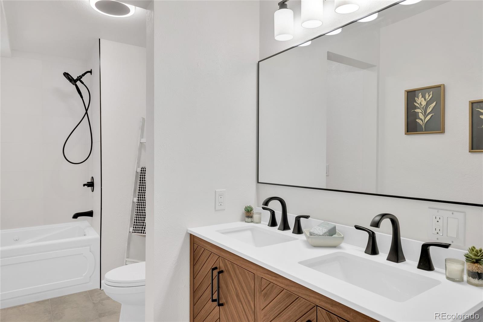 MLS Image #28 for 1569 s lee street,denver, Colorado