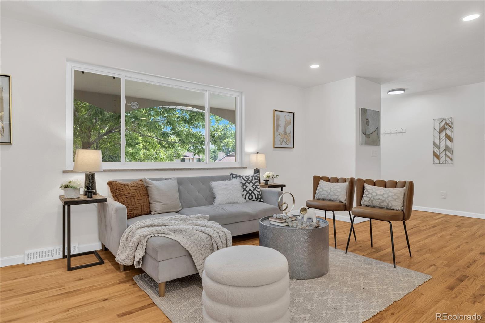 MLS Image #6 for 1569 s lee street,denver, Colorado