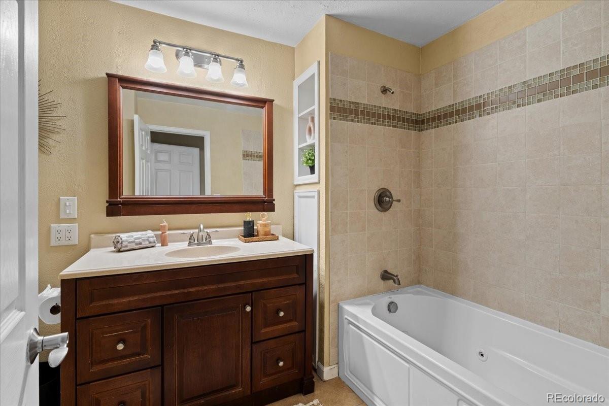 MLS Image #36 for 12543 e cornell circle ,aurora, Colorado