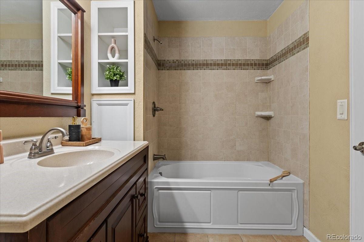 MLS Image #37 for 12543 e cornell circle ,aurora, Colorado