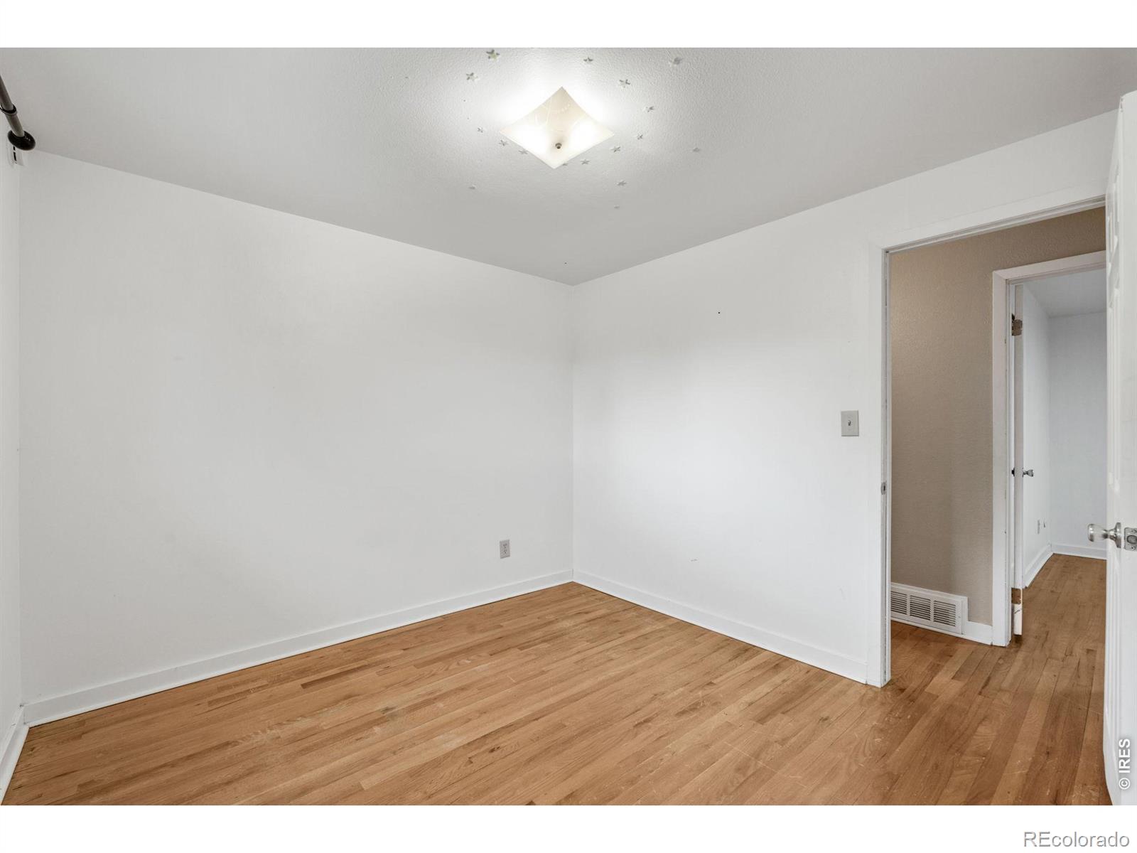 MLS Image #28 for 6128 s madison court,littleton, Colorado