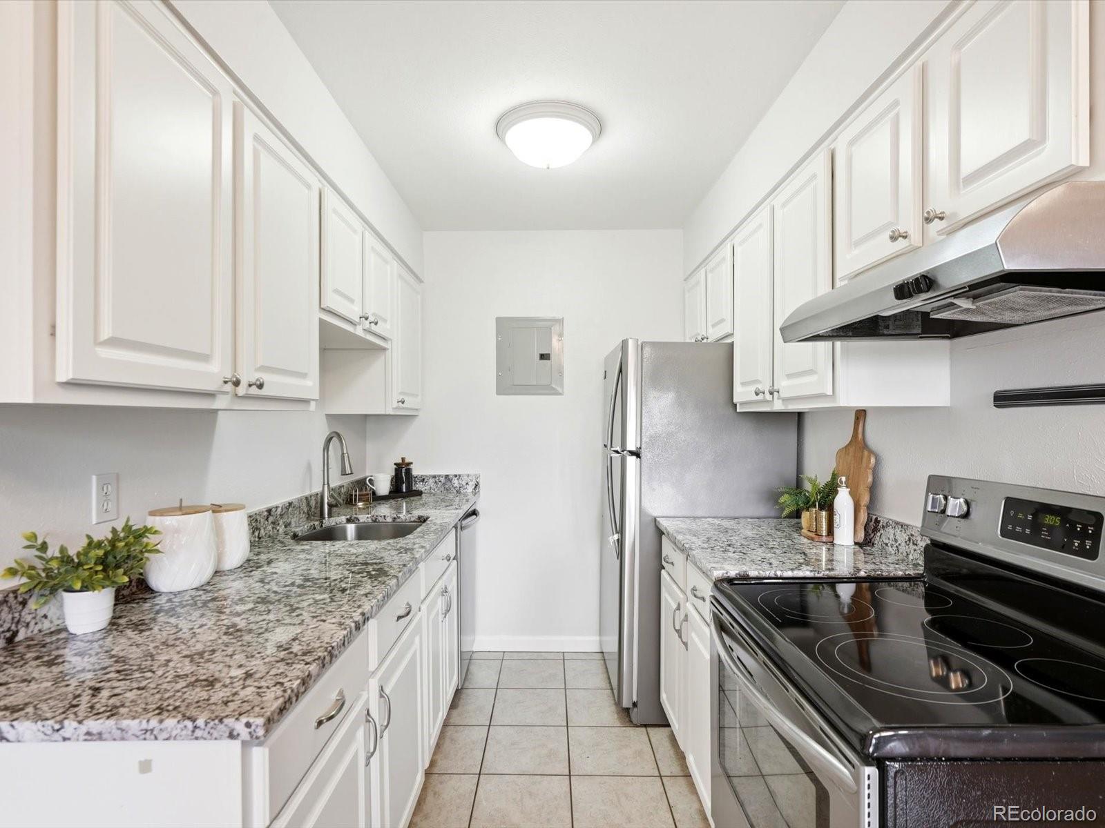MLS Image #10 for 252 n pennsylvania street,denver, Colorado
