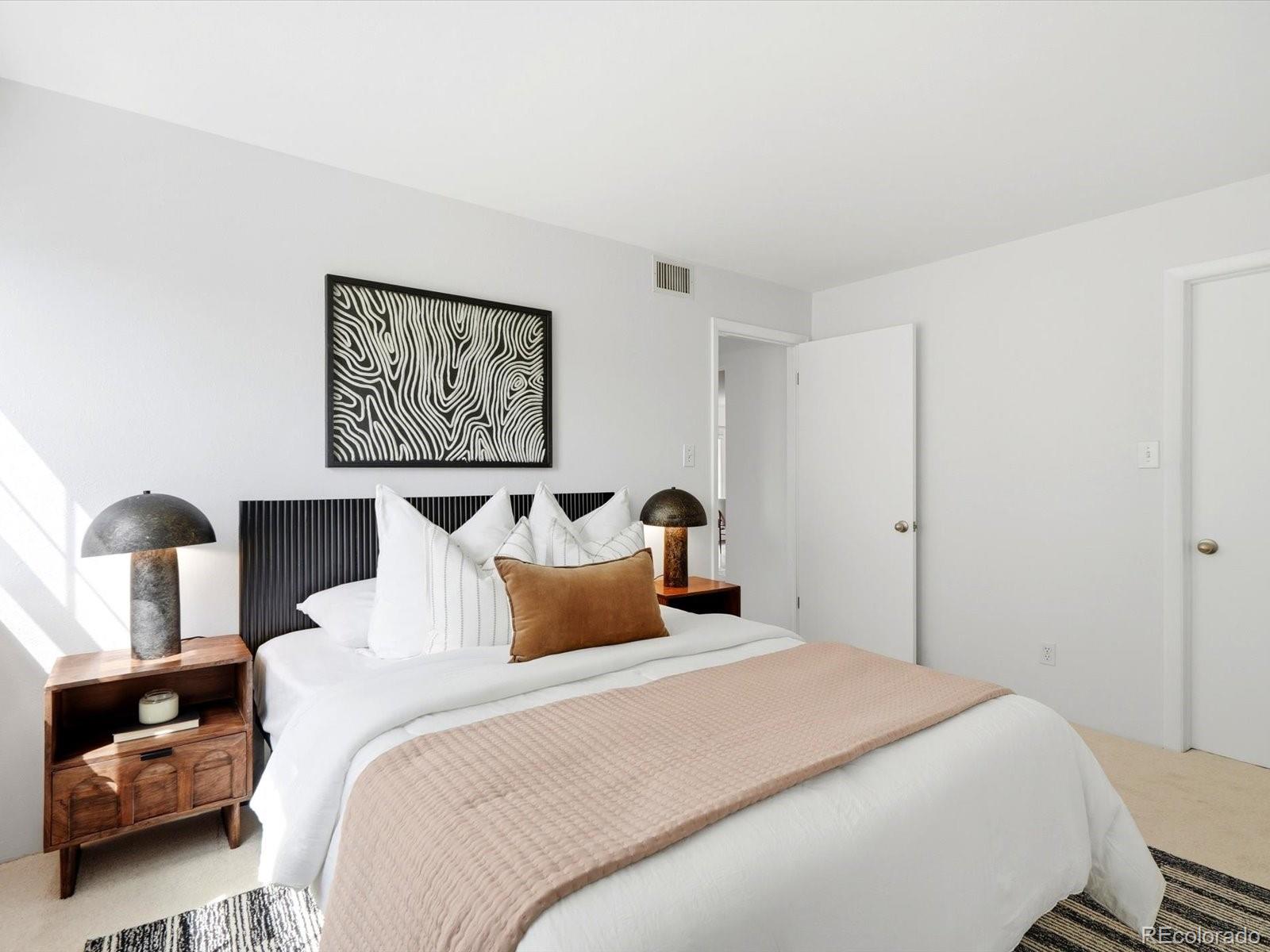 MLS Image #13 for 252 n pennsylvania street,denver, Colorado