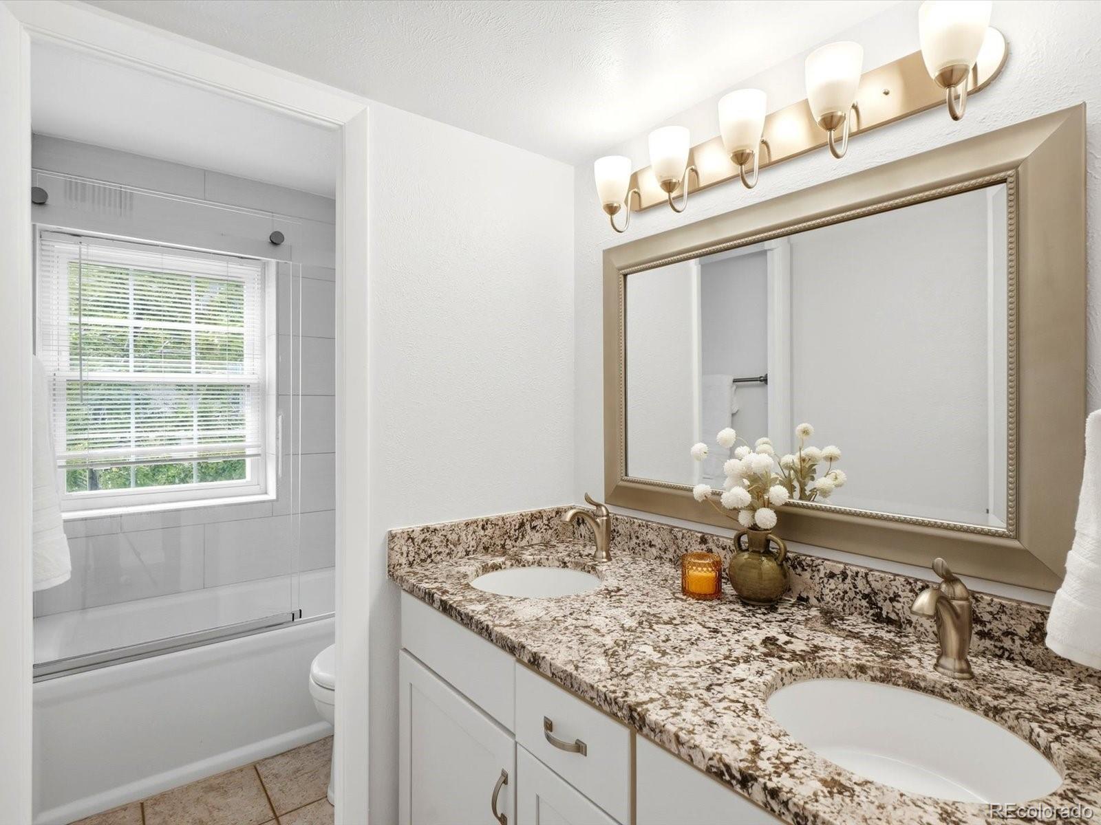 MLS Image #17 for 252 n pennsylvania street,denver, Colorado