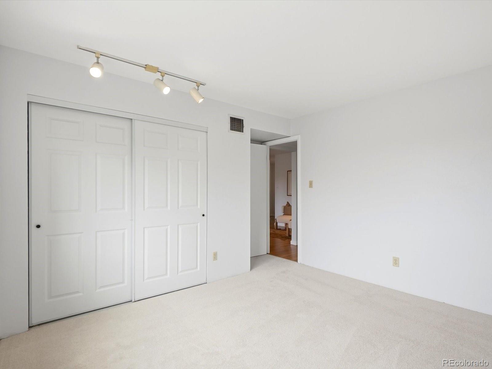 MLS Image #20 for 252 n pennsylvania street,denver, Colorado