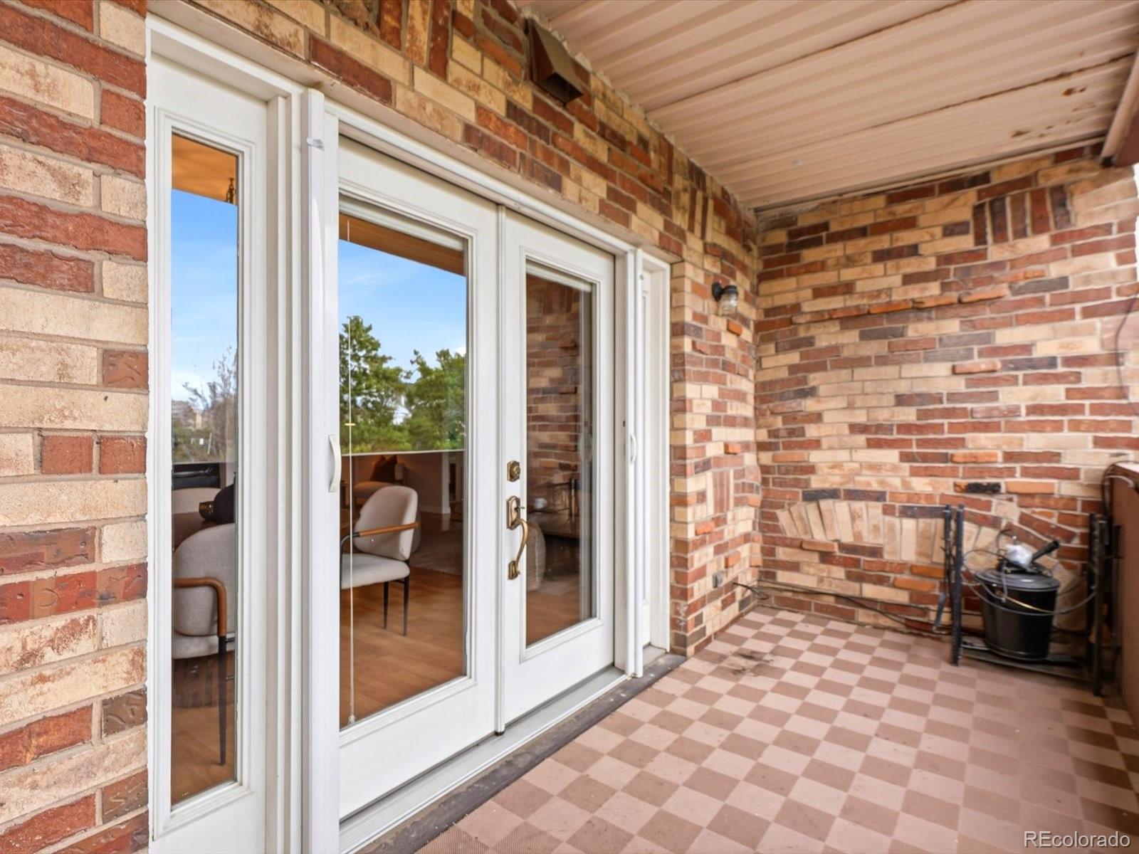 MLS Image #22 for 252 n pennsylvania street,denver, Colorado