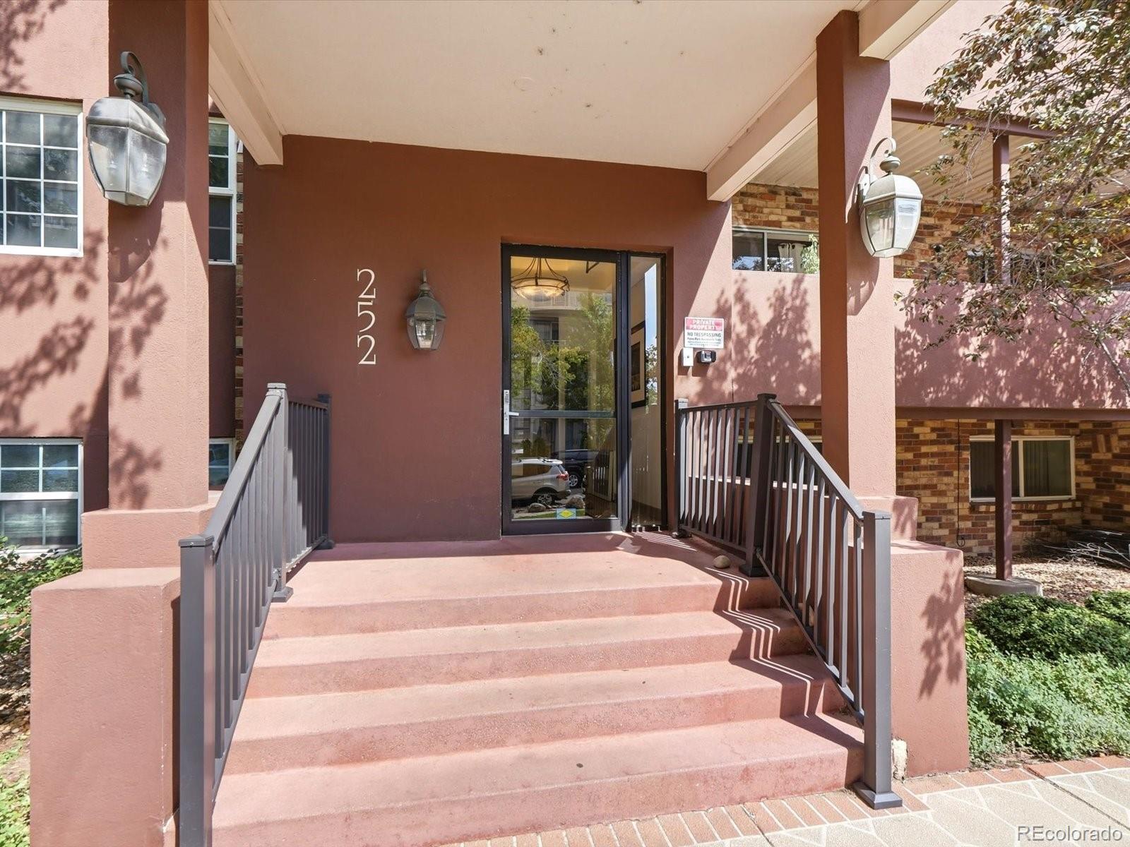 MLS Image #25 for 252 n pennsylvania street,denver, Colorado
