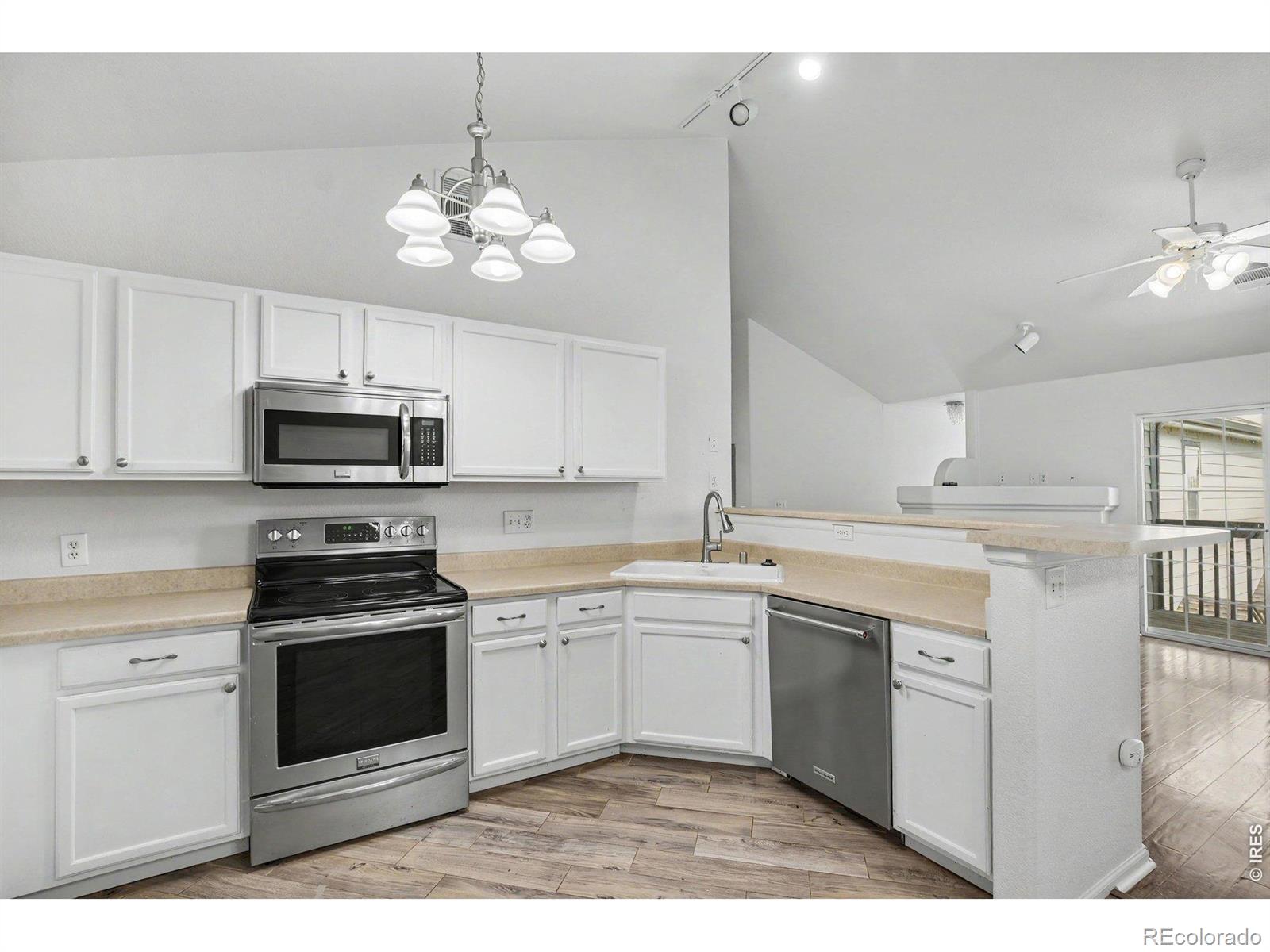 MLS Image #11 for 3261 e 103rd place 1208,thornton, Colorado