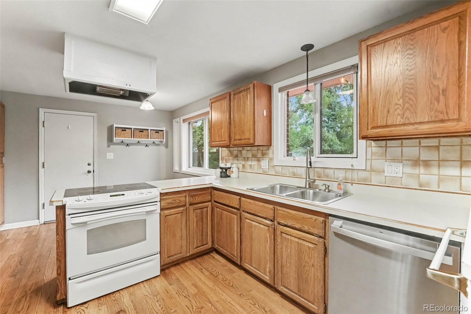 MLS Image #5 for 6255 s cook street,littleton, Colorado