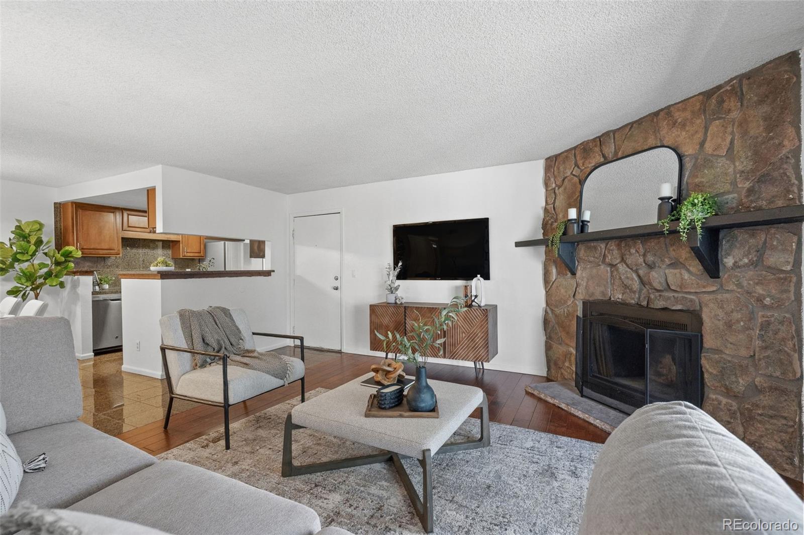 MLS Image #4 for 943 s zeno way,aurora, Colorado