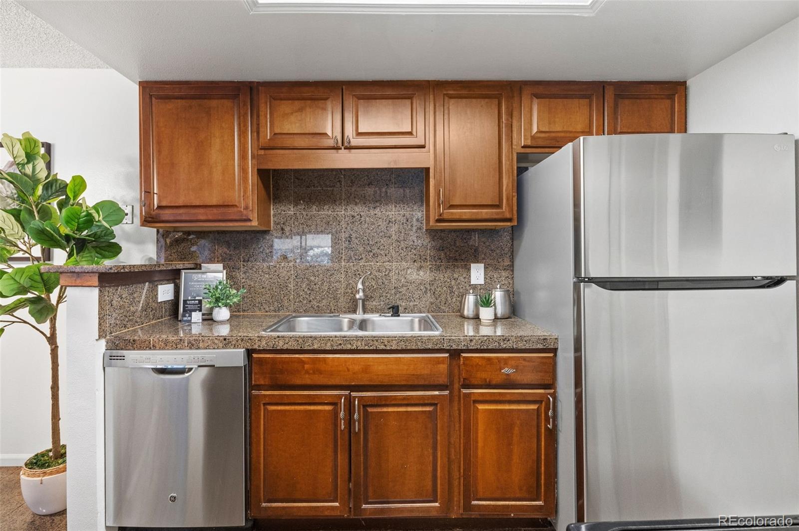 MLS Image #8 for 943 s zeno way,aurora, Colorado