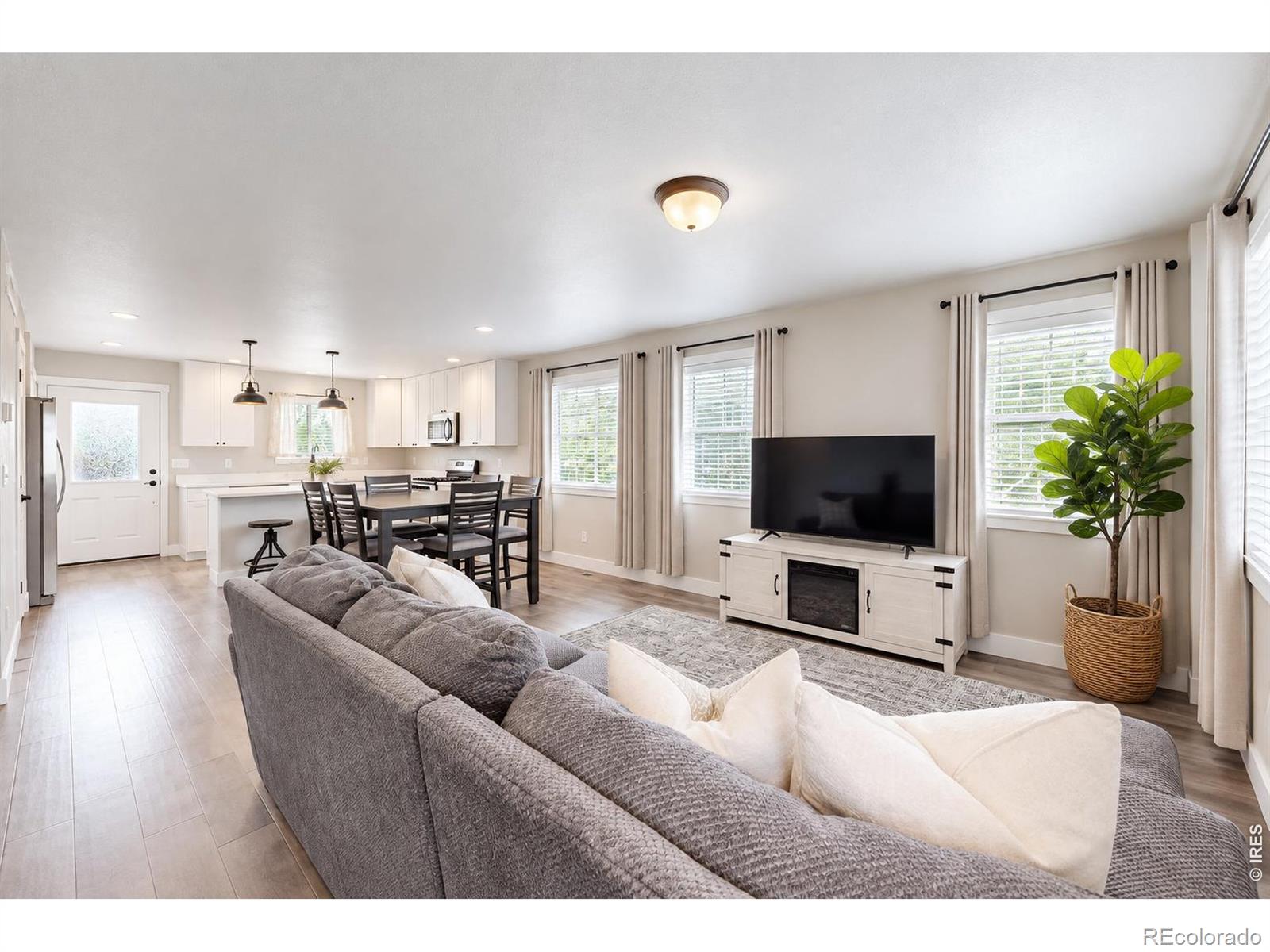 MLS Image #3 for 2652  diamondback drive,berthoud, Colorado
