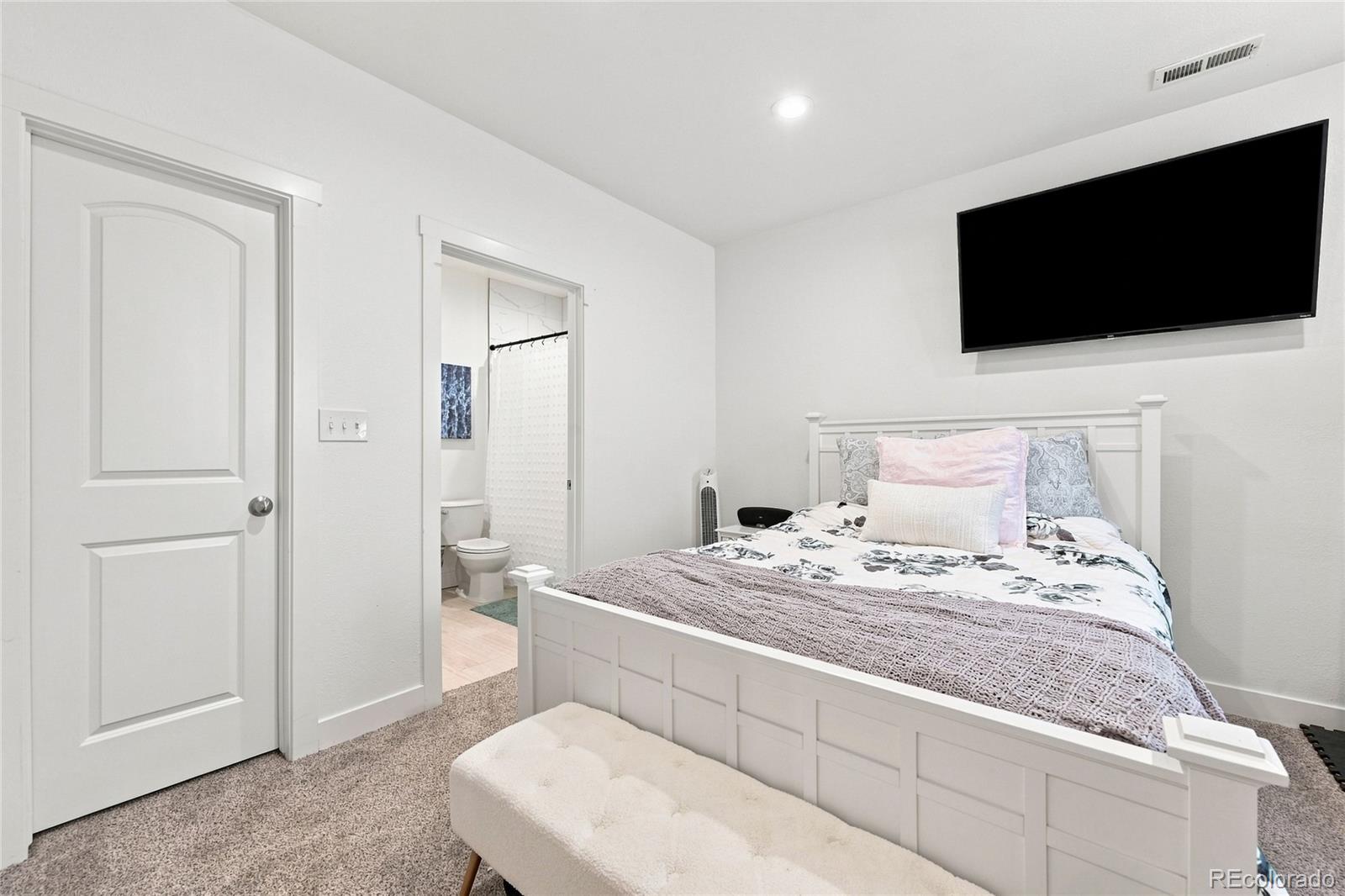 MLS Image #15 for 8790 e 54th place,denver, Colorado