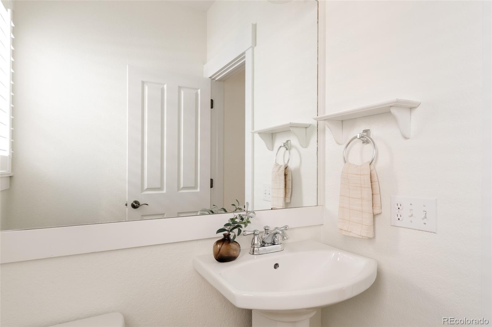 MLS Image #12 for 2807  geneva street,denver, Colorado
