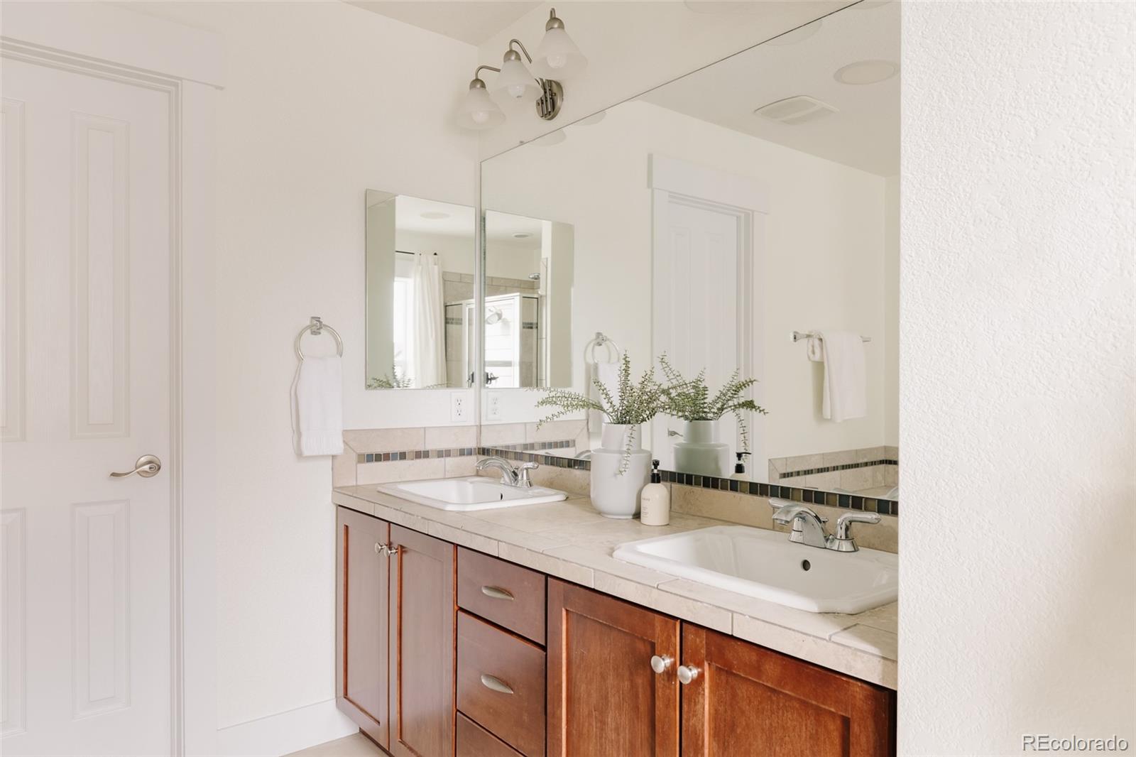 MLS Image #17 for 2807  geneva street,denver, Colorado