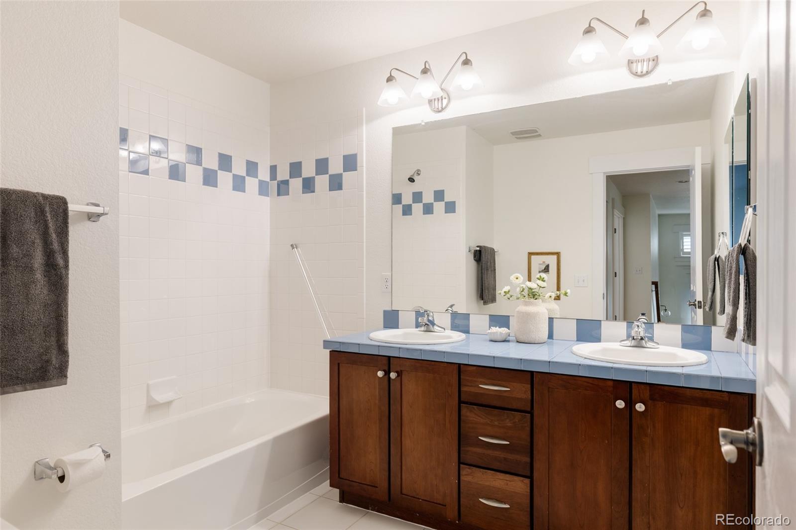 MLS Image #21 for 2807  geneva street,denver, Colorado